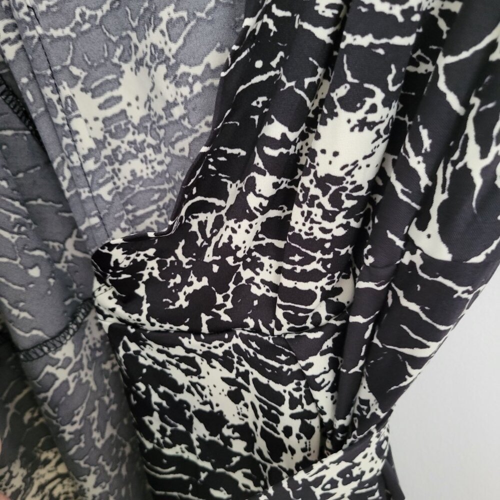 Dress - Picture 5 of 6